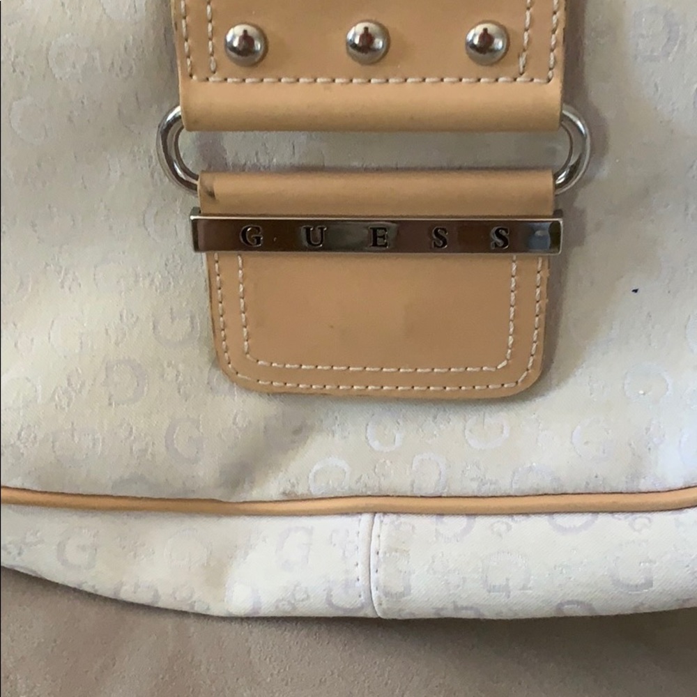 Guess purse - Picture 2 of 2